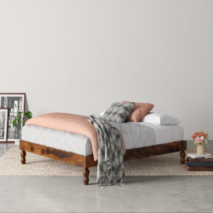 King Size Bed Sheesham – Classic Elegance with Turned Legs (Kharad King)